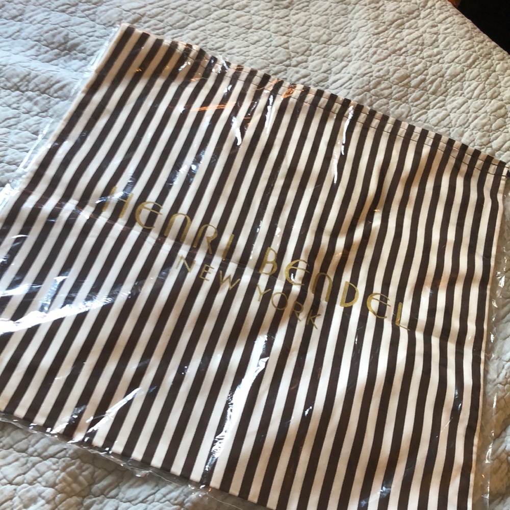 Henri bendel dust bag
